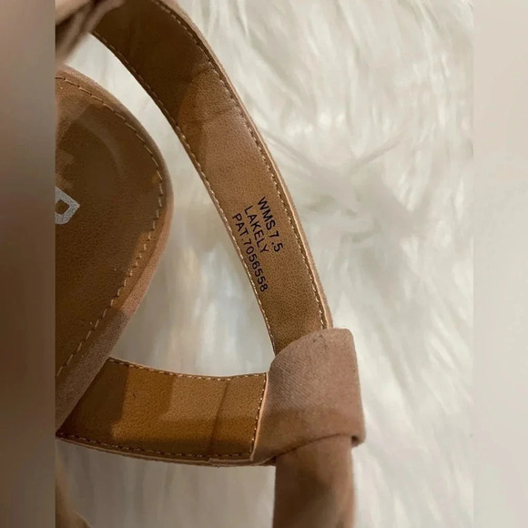 Report|Shoes|Nude Lakely Pump Thick‎ Strappy Heels - Picture 8 of 9